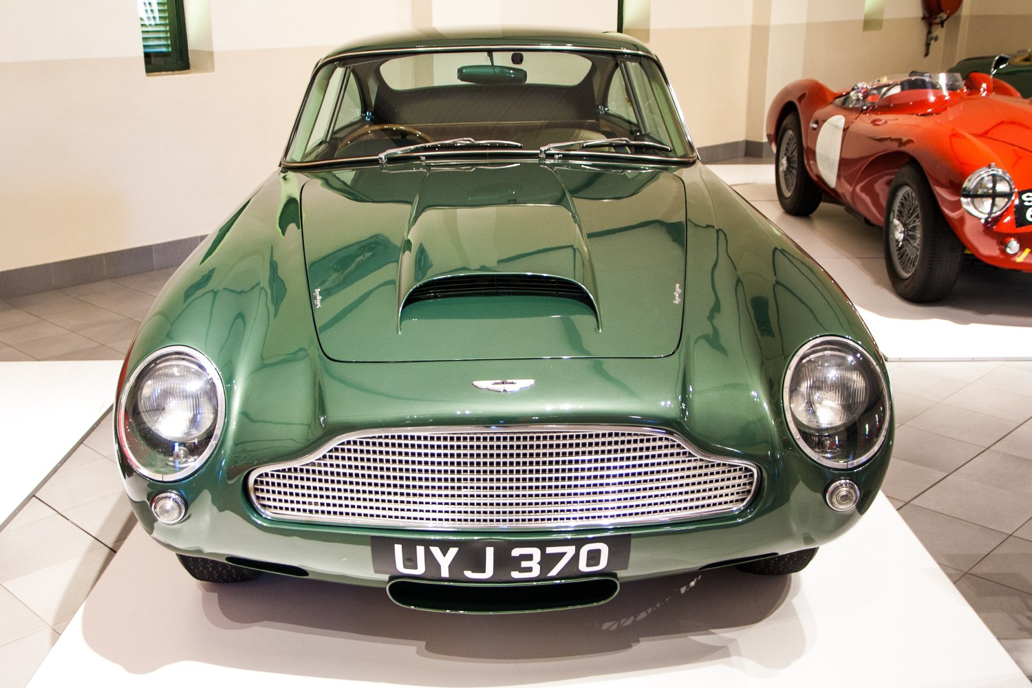 Aston Martin DB4 3.7 (306 Hp)